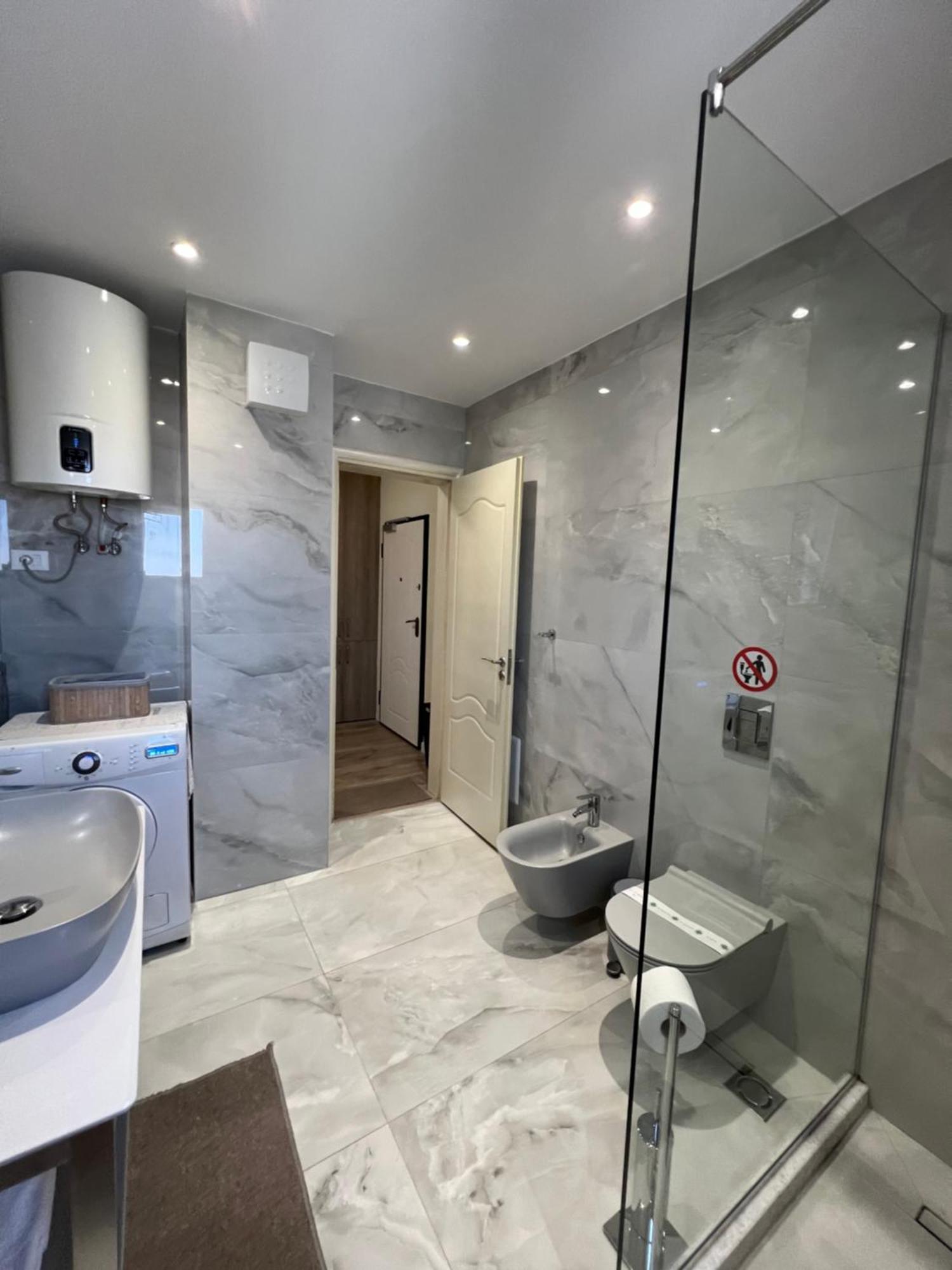 Center View Luxury Apartment Tirana Exterior photo
