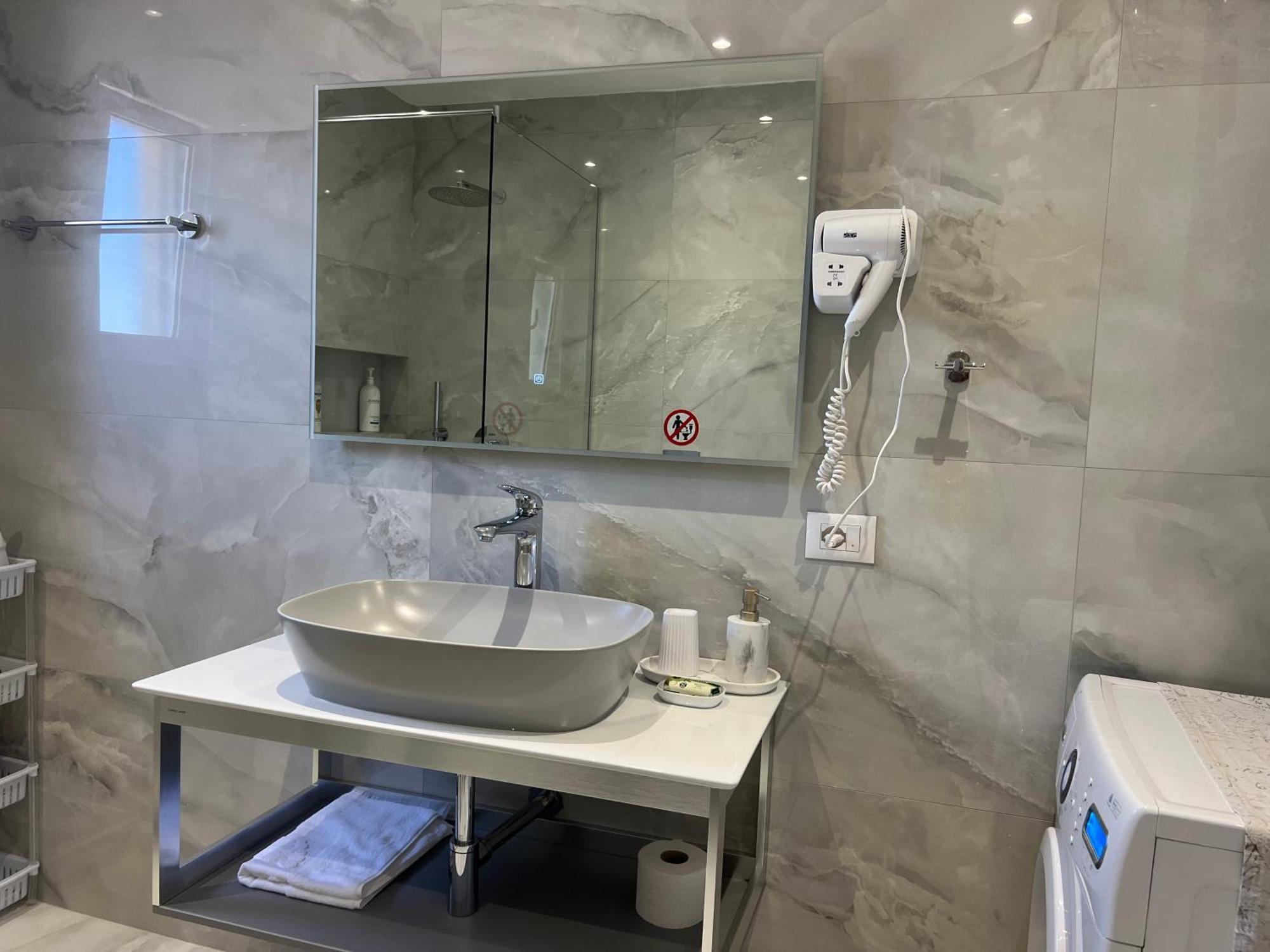 Center View Luxury Apartment Tirana Exterior photo